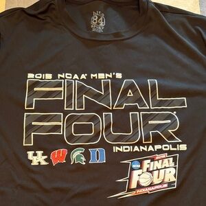 Wisconsin Badgers Men’s Basketball Blue 84 Black NCAA Final Four T-Shirt Medium